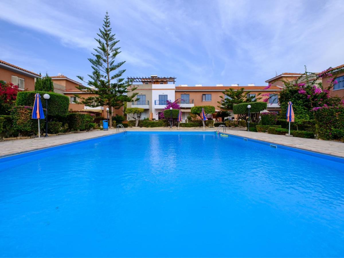 Nephele-Stylish 2Bd Townhouse In Kato Paphos Villa Luaran gambar