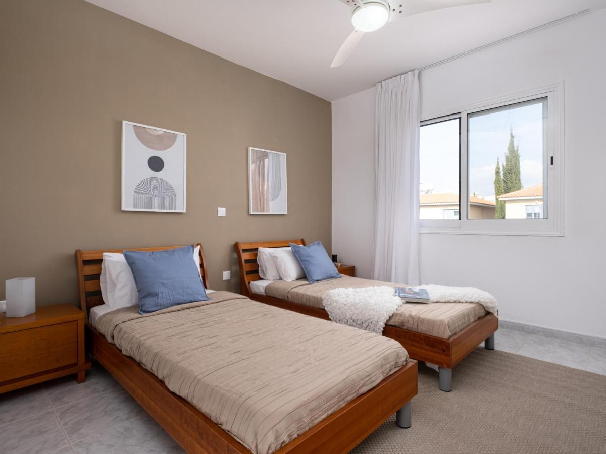 Nephele-Stylish 2Bd Townhouse In Kato Paphos Villa Luaran gambar